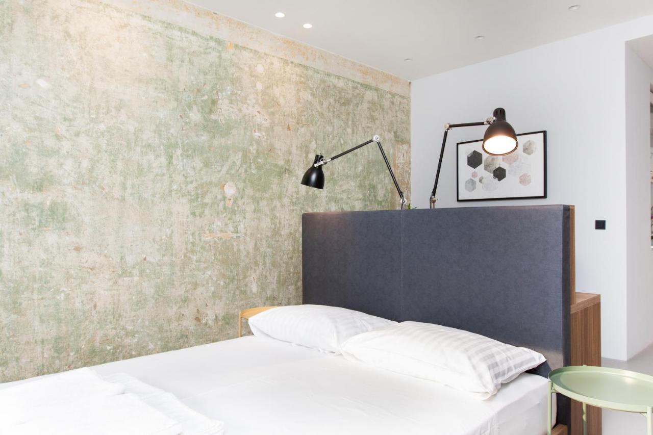 Rooms And Apartments Glossy Zagreb Exterior foto